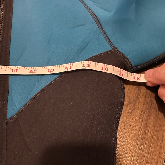 Comp Brand Large Wetsuit - Picture 12 of 12